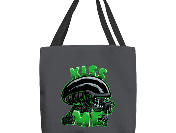 Alien Kiss Me