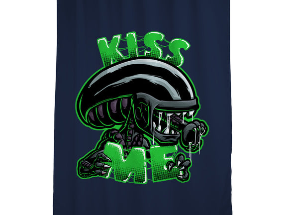 Alien Kiss Me