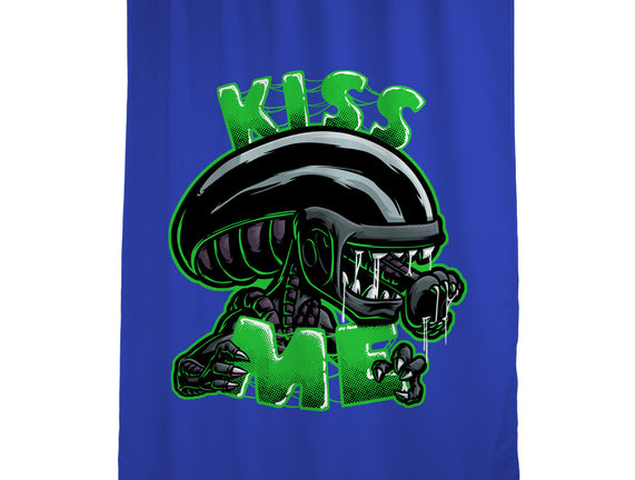Alien Kiss Me