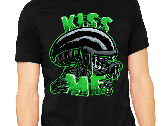 Alien Kiss Me