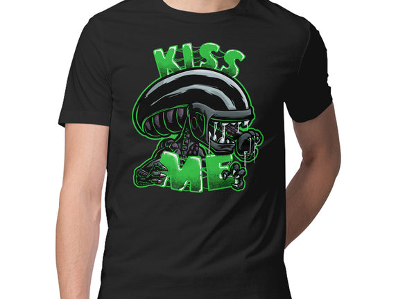 Alien Kiss Me