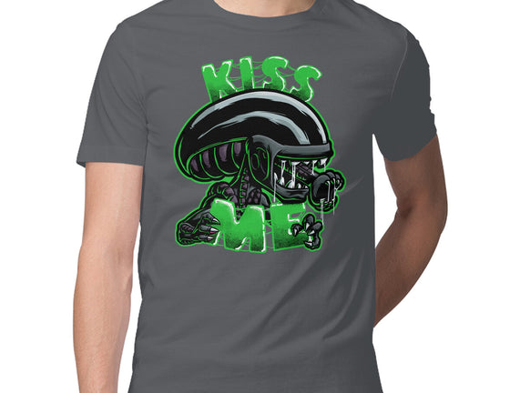 Alien Kiss Me