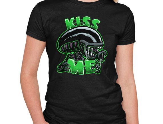 Alien Kiss Me