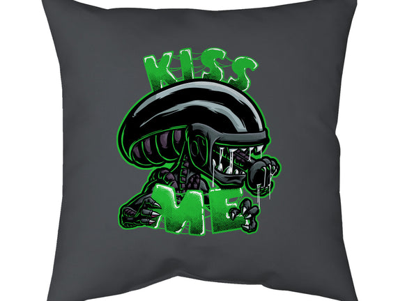 Alien Kiss Me
