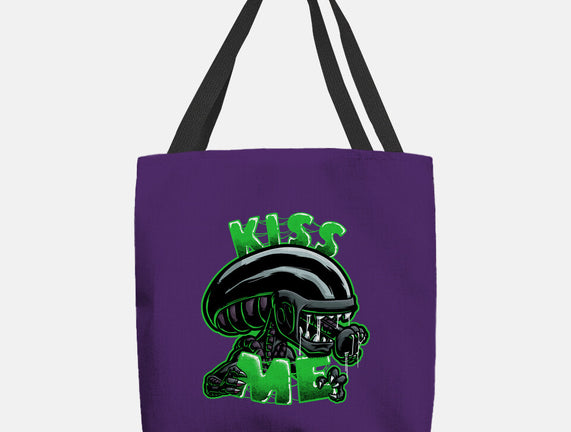 Alien Kiss Me