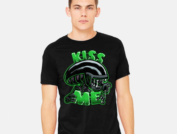 Alien Kiss Me
