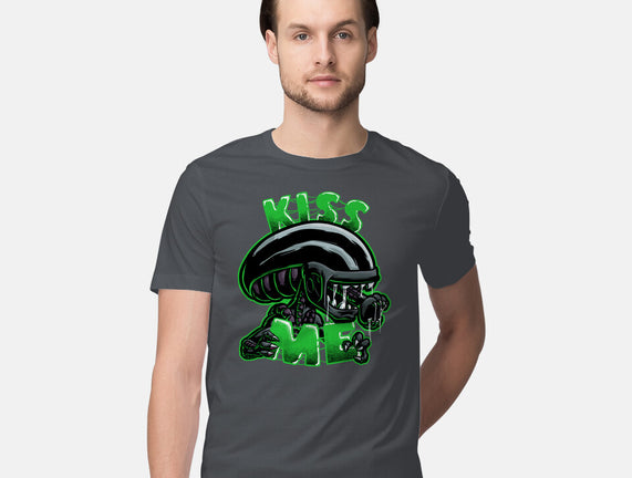 Alien Kiss Me