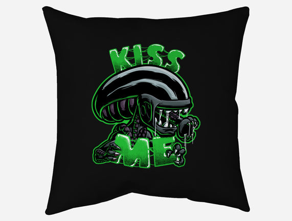 Alien Kiss Me