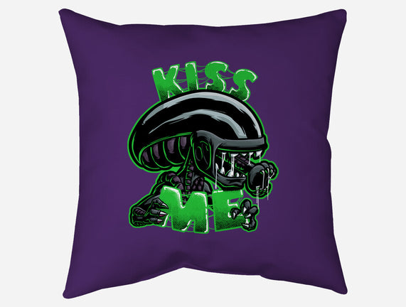 Alien Kiss Me