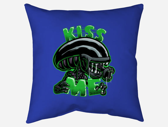 Alien Kiss Me