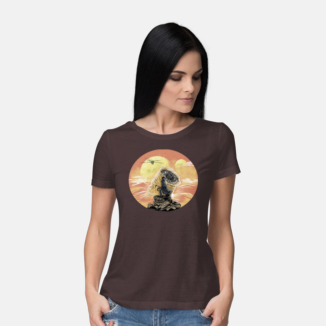 Wanderer Above The Sea Of Sand-Womens-Basic-Tee-zascanauta