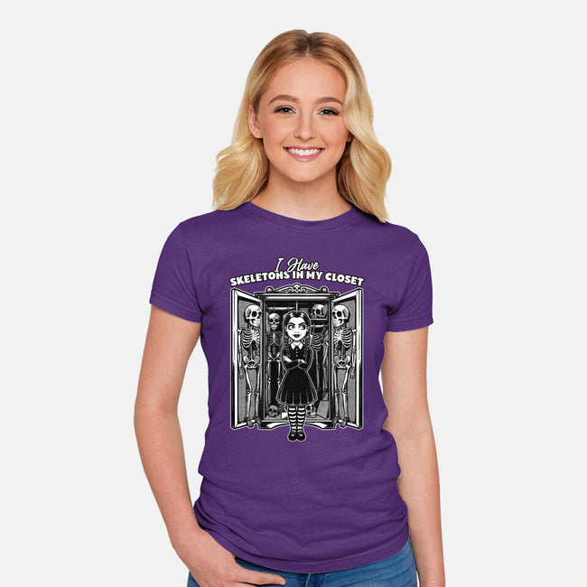 Skeleton Closet-Womens-Fitted-Tee-Studio Mootant