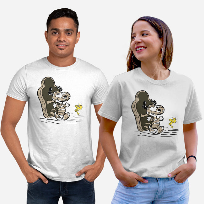 Mummy Dog-Unisex-Basic-Tee-nickzzarto