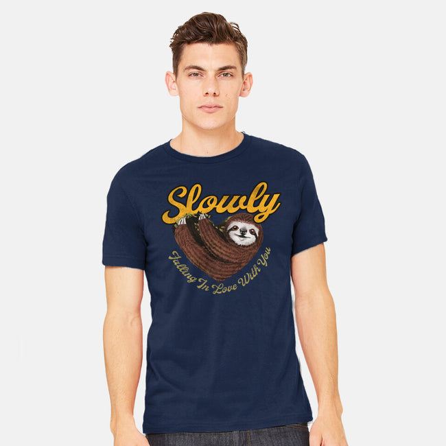 Slowly In Love Sloth-Mens-Heavyweight-Tee-dandingeroz