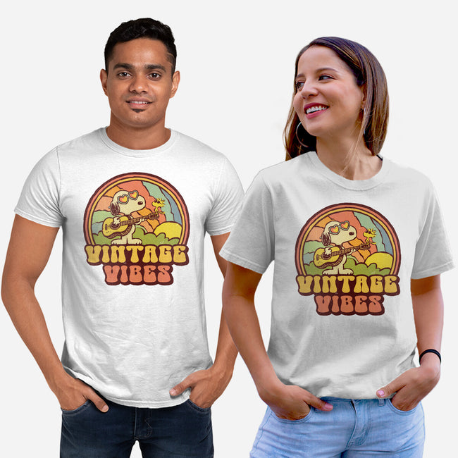 Vintage Beagle-Unisex-Basic-Tee-kg07