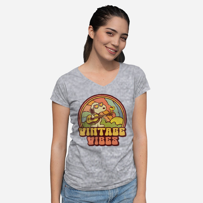 Vintage Beagle-Womens-V-Neck-Tee-kg07