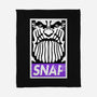 Snap-None-Fleece-Blanket-demonigote