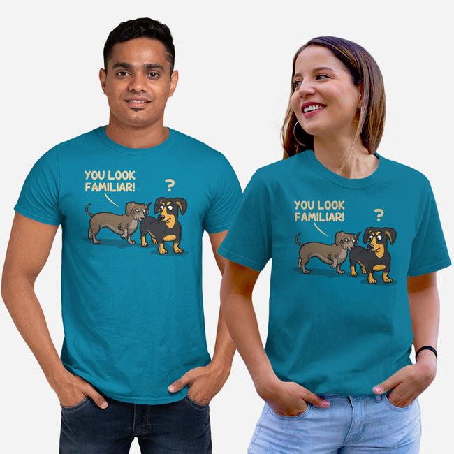 You Look Familiar-Unisex-Basic-Tee-zascanauta