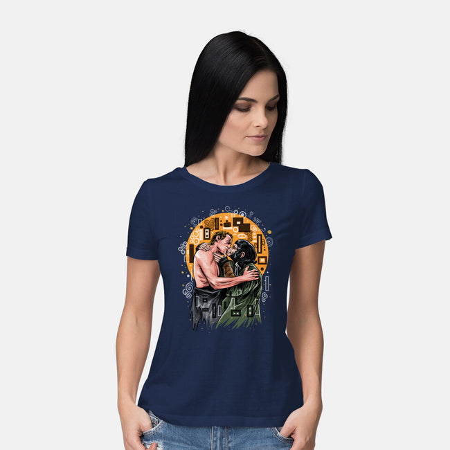 Kiss For The Planet Of The Apes-Womens-Basic-Tee-zascanauta