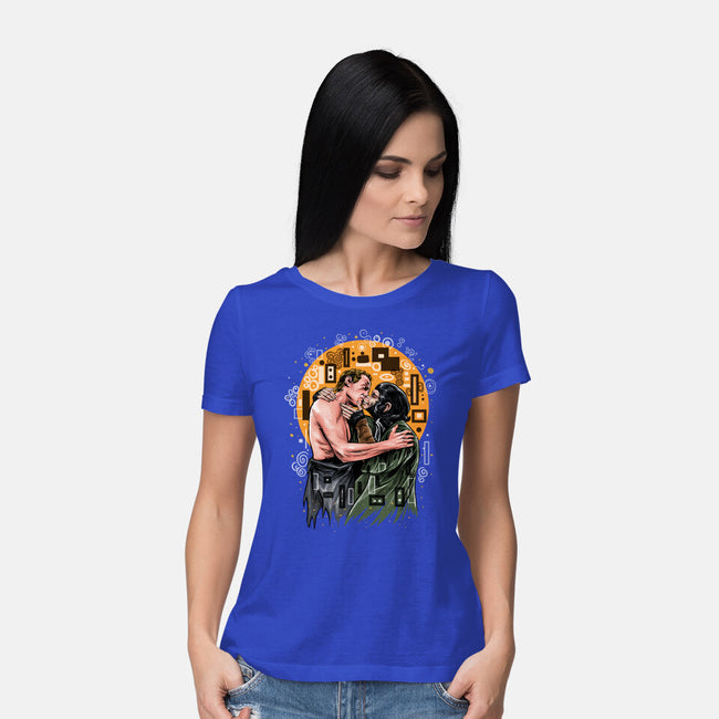 Kiss For The Planet Of The Apes-Womens-Basic-Tee-zascanauta