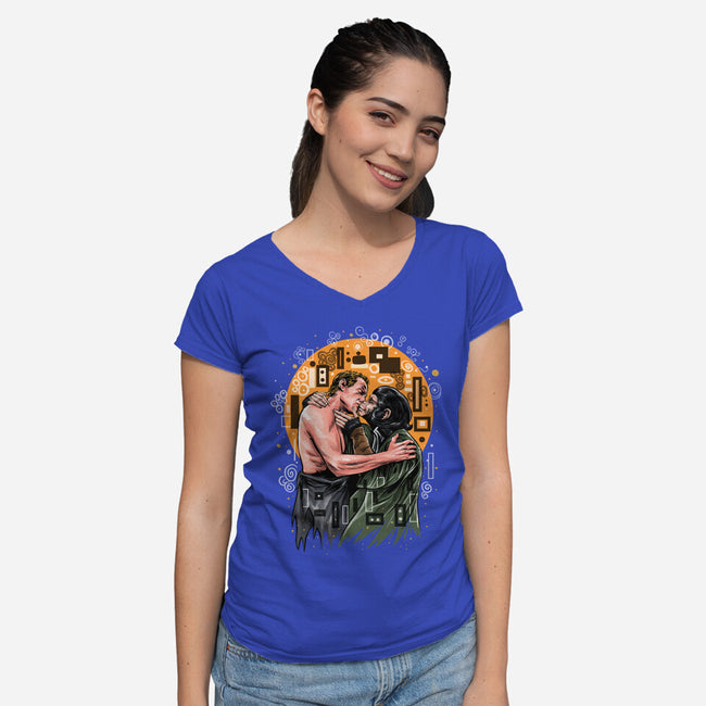 Kiss For The Planet Of The Apes-Womens-V-Neck-Tee-zascanauta