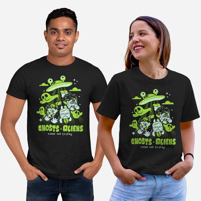 Ghosts And Aliens-Unisex-Basic-Tee-Catsuumi