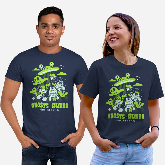 Ghosts And Aliens-Unisex-Basic-Tee-Catsuumi