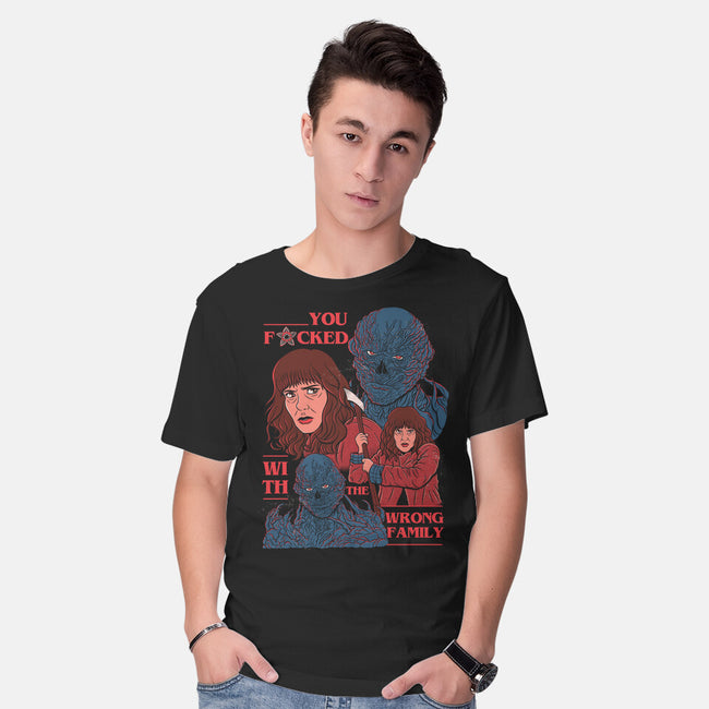 Messed With The Wrong Family-Mens-Basic-Tee-Bee Moraes Art