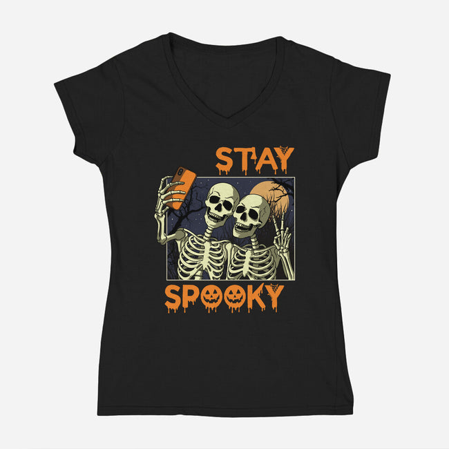 Stay Spooky Selfie-Womens-V-Neck-Tee-fanfabio