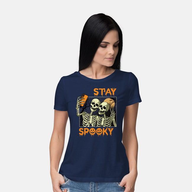 Stay Spooky Selfie-Womens-Basic-Tee-fanfabio
