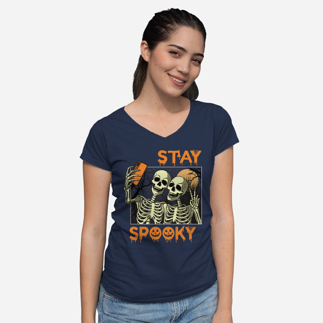 Stay Spooky Selfie-Womens-V-Neck-Tee-fanfabio
