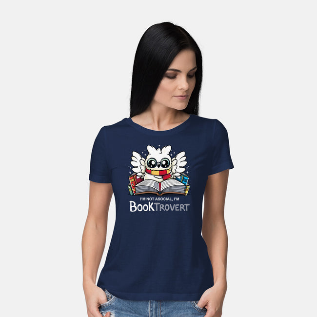 Booktrovert-Womens-Basic-Tee-Vallina84