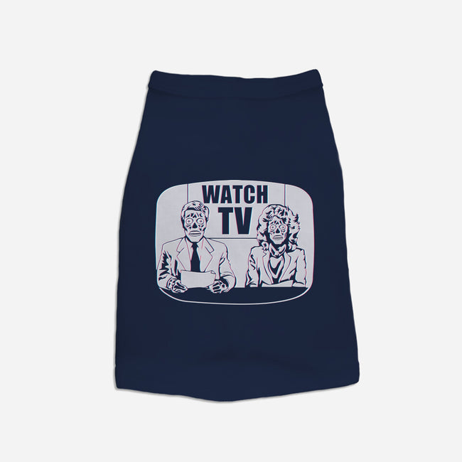 Watch TV-cat basic pet tank-daveleonardo