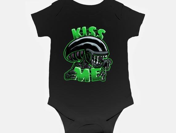 Alien Kiss Me