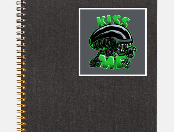 Alien Kiss Me