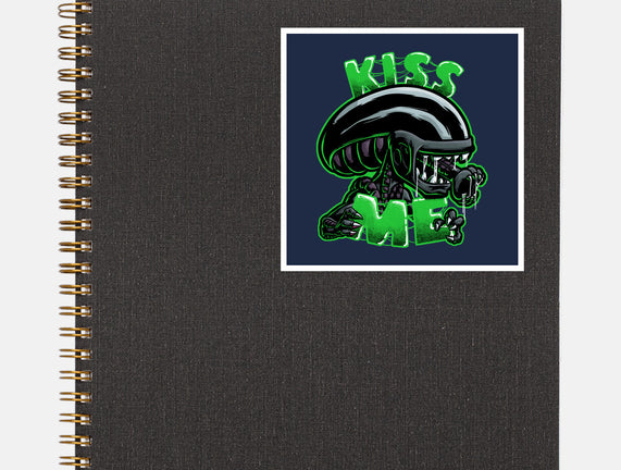 Alien Kiss Me