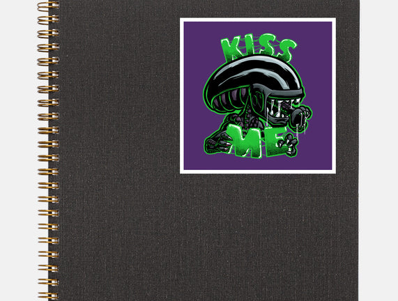 Alien Kiss Me