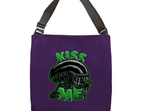 Alien Kiss Me