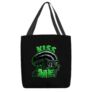 Alien Kiss Me