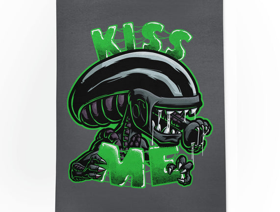 Alien Kiss Me