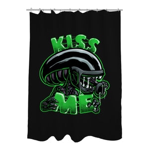 Alien Kiss Me