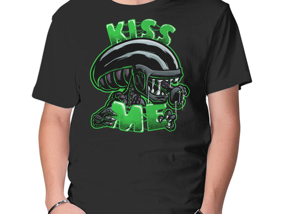 Alien Kiss Me