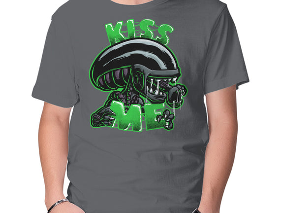 Alien Kiss Me