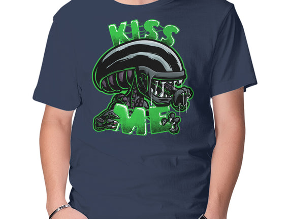 Alien Kiss Me