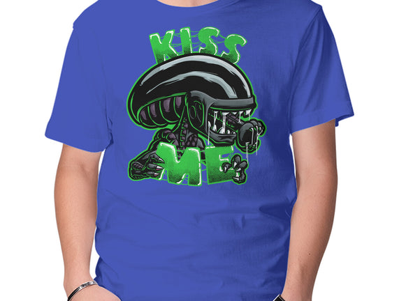 Alien Kiss Me