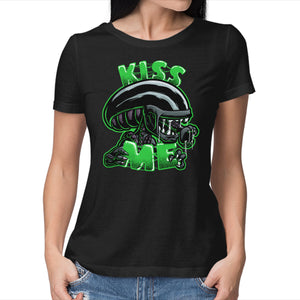 Alien Kiss Me