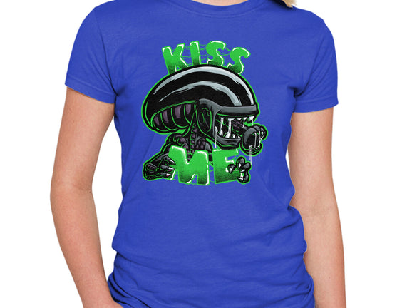 Alien Kiss Me