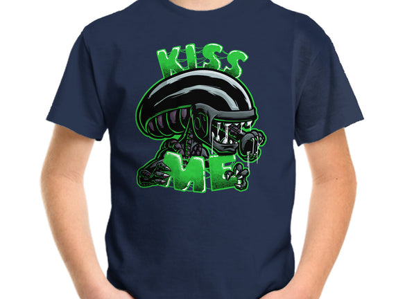 Alien Kiss Me