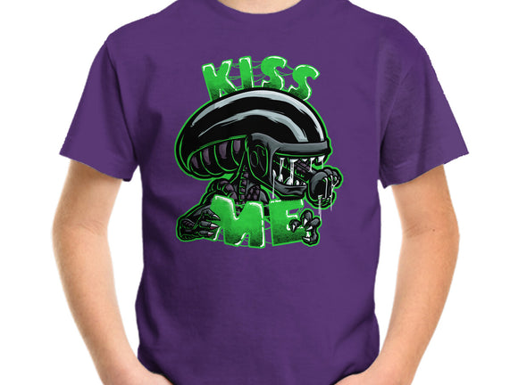 Alien Kiss Me