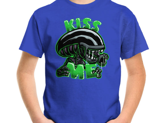 Alien Kiss Me